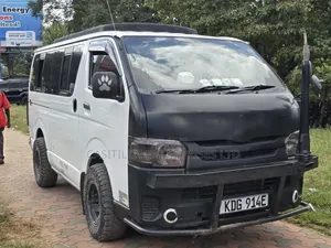 Toyota HiAce 2014 White