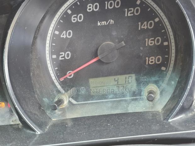 Toyota HiAce 2012 White - thumbnail 5
