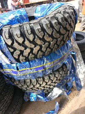 235/85r16 C Comfoser M/T
