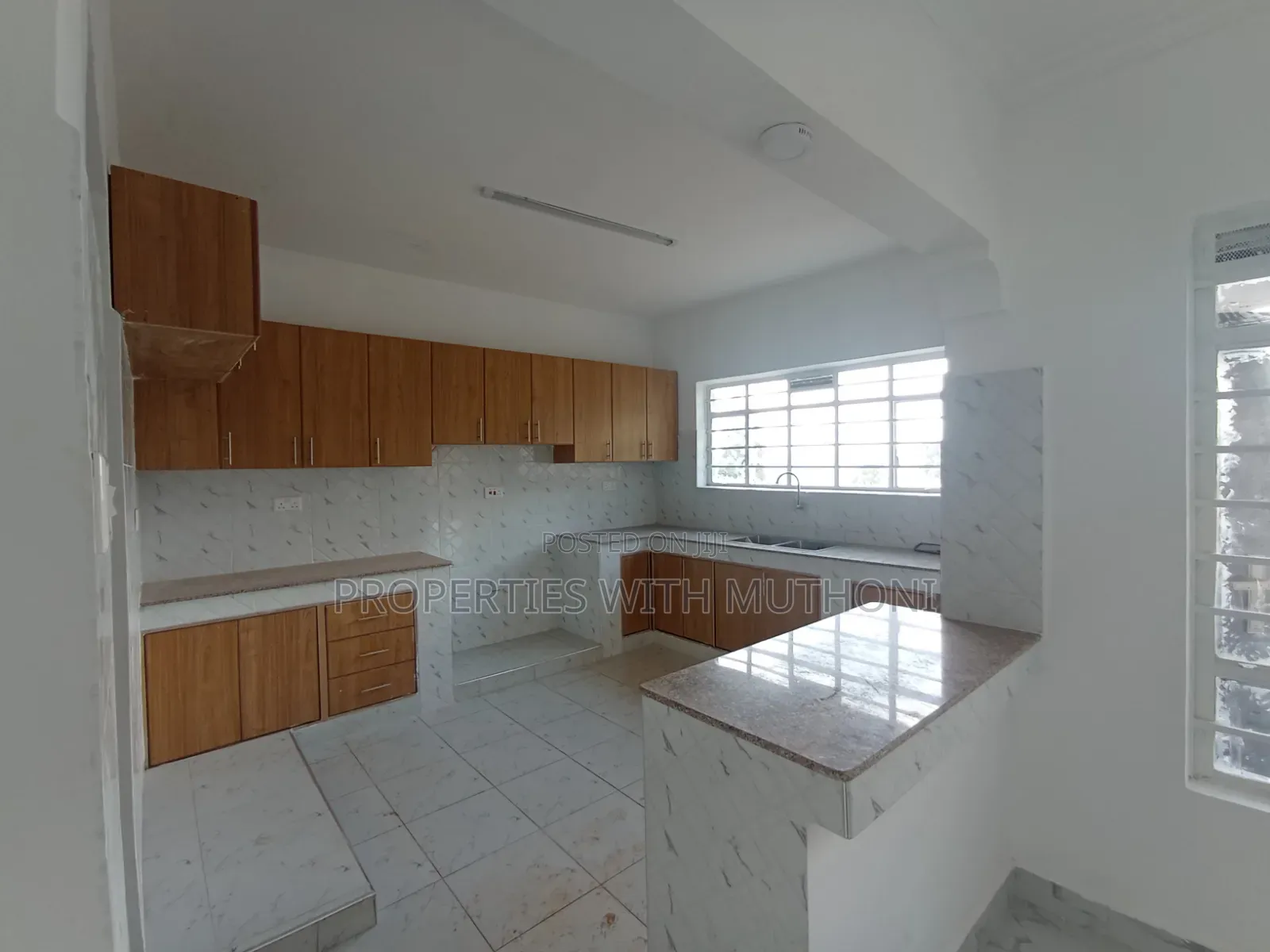 4bdrm Bungalow in Oluulua for sale
