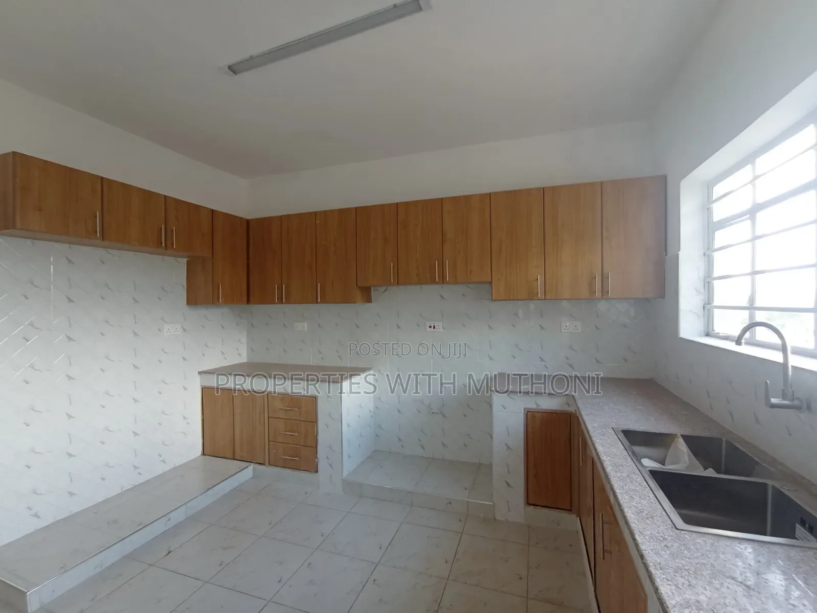 4bdrm Bungalow in Oluulua for sale