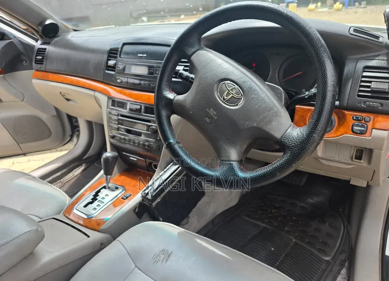 Toyota Mark II 2004 White