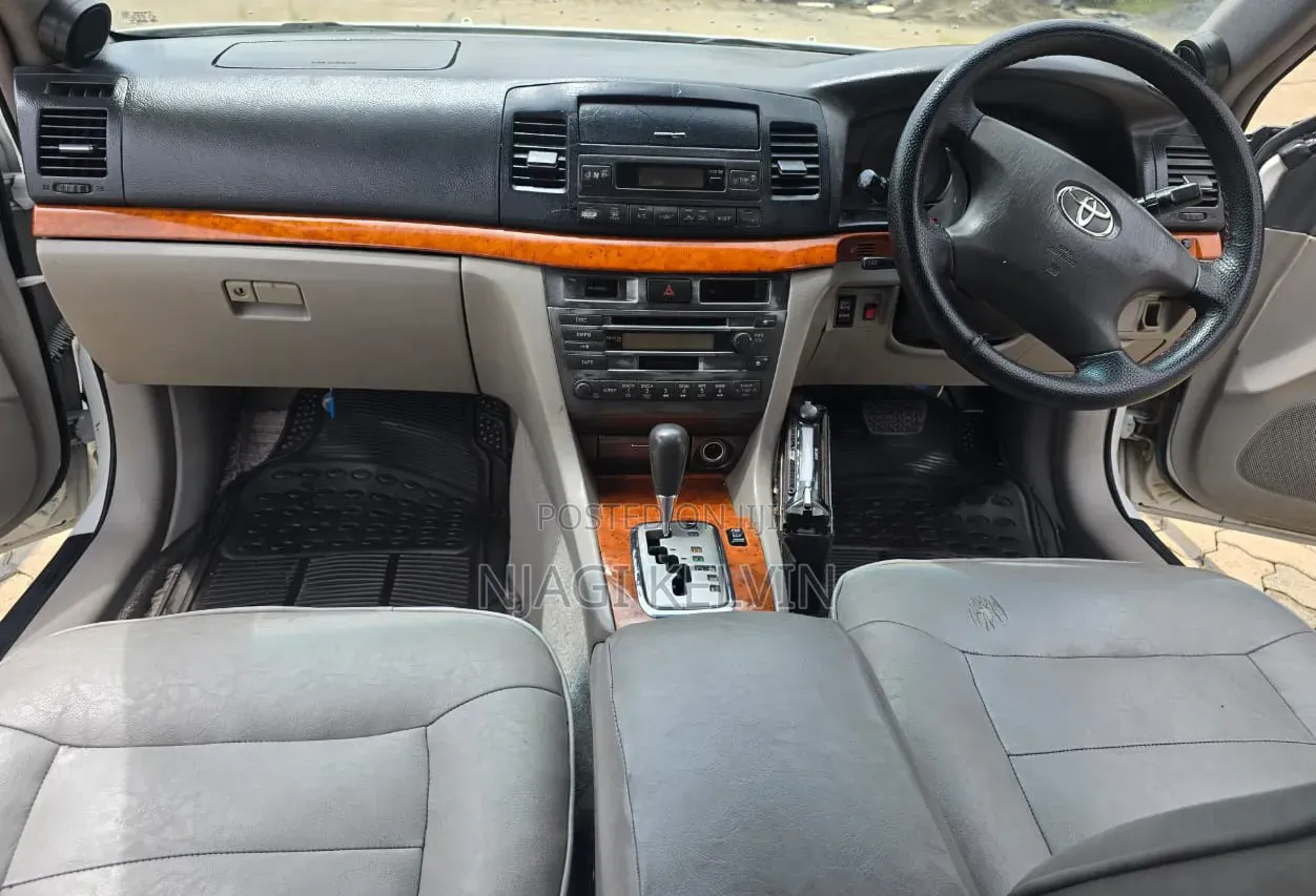 Toyota Mark II 2004 White