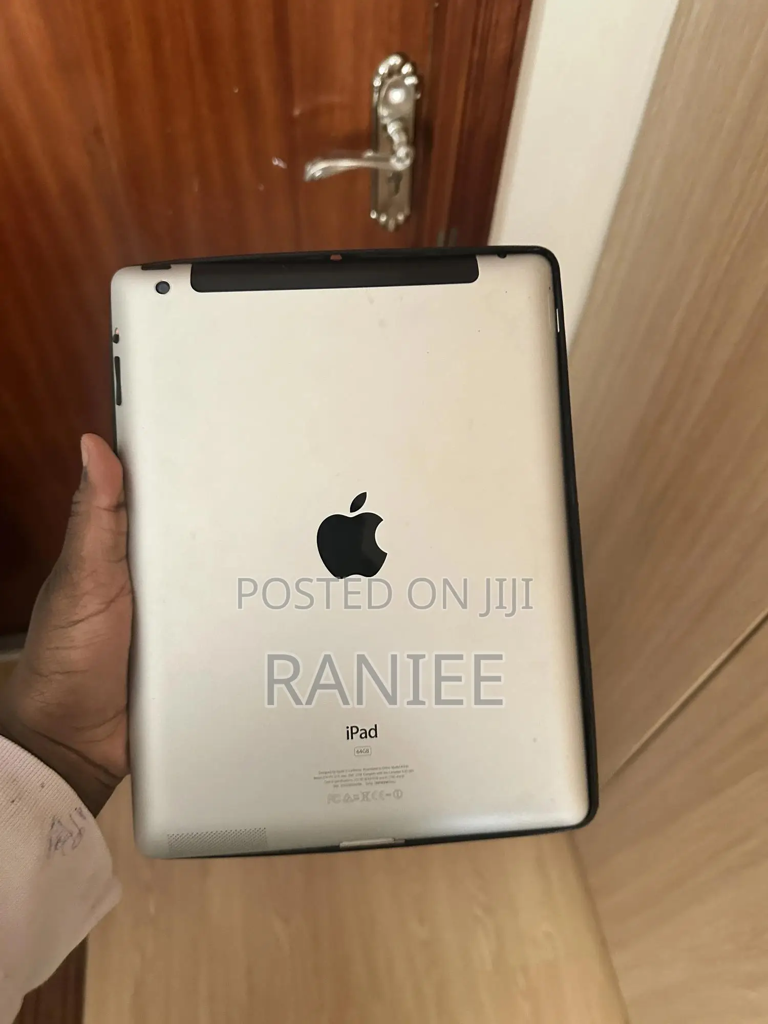 Apple iPad 2 Wi-Fi 64 GB White