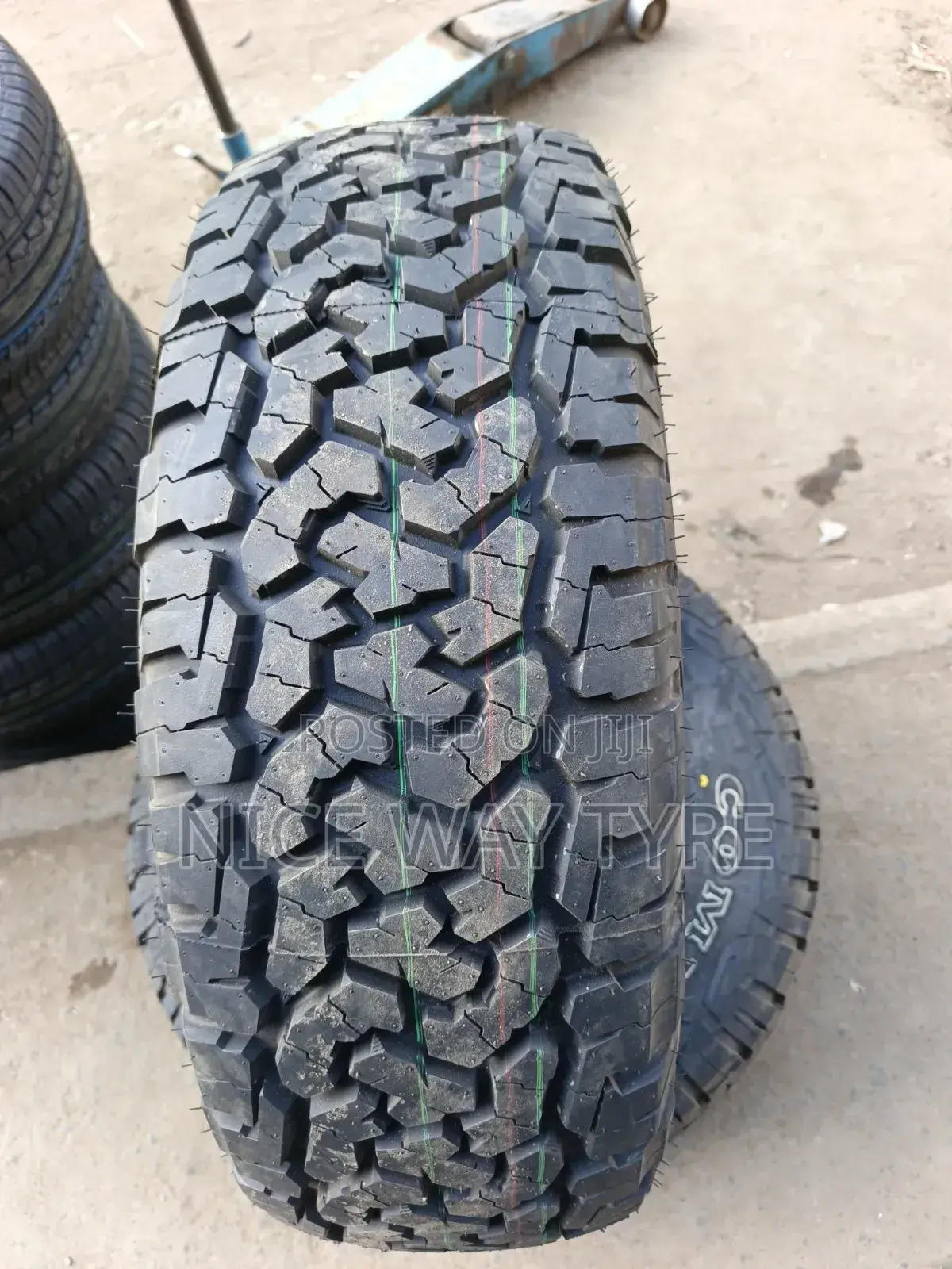 235/70r16 Comfoser Cf1100