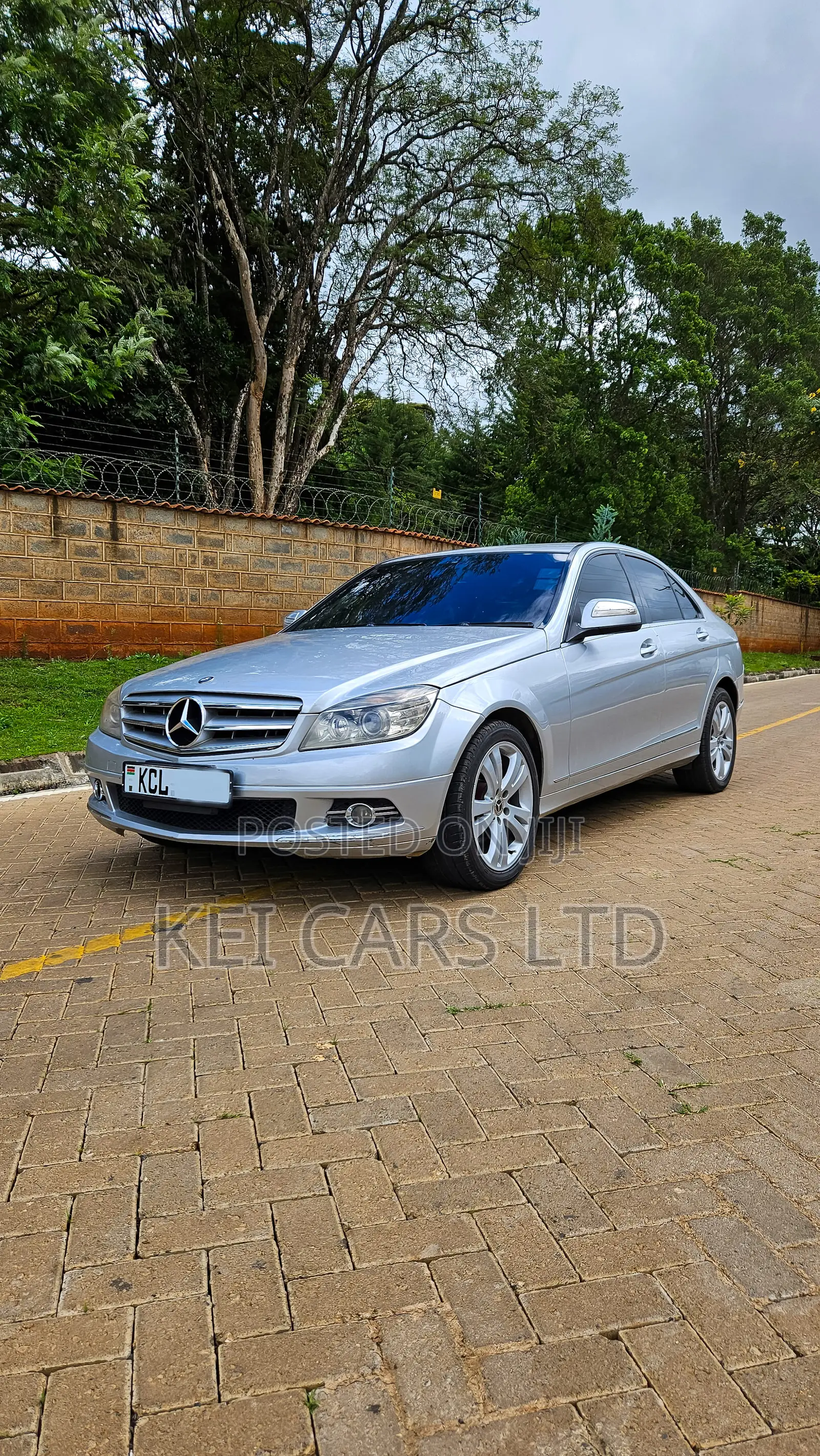 Mercedes-Benz C200 2010 Silver