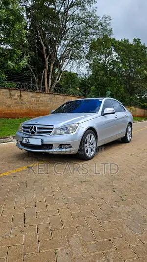 Mercedes-Benz C200 2010 Silver