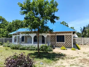 3bdrm House in Lungalunga Road, Diani for sale