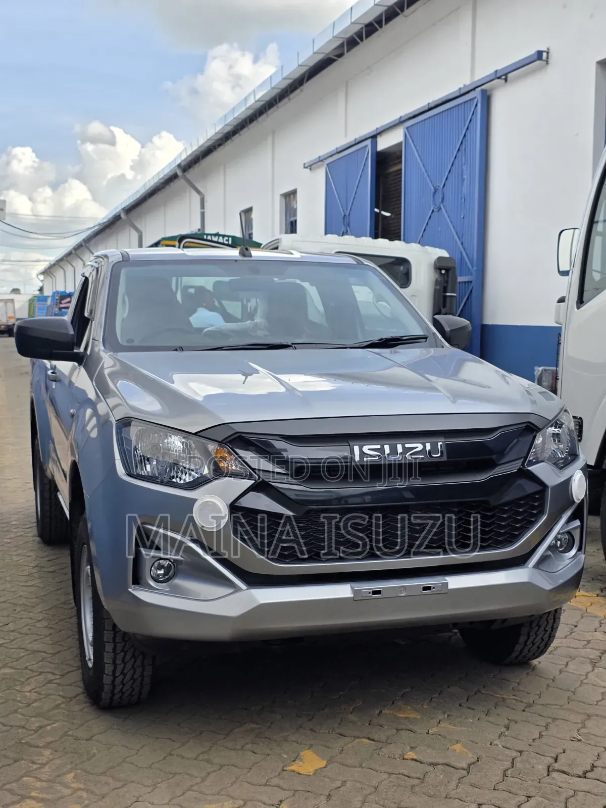 New Isuzu D-MAX 2026 Silver