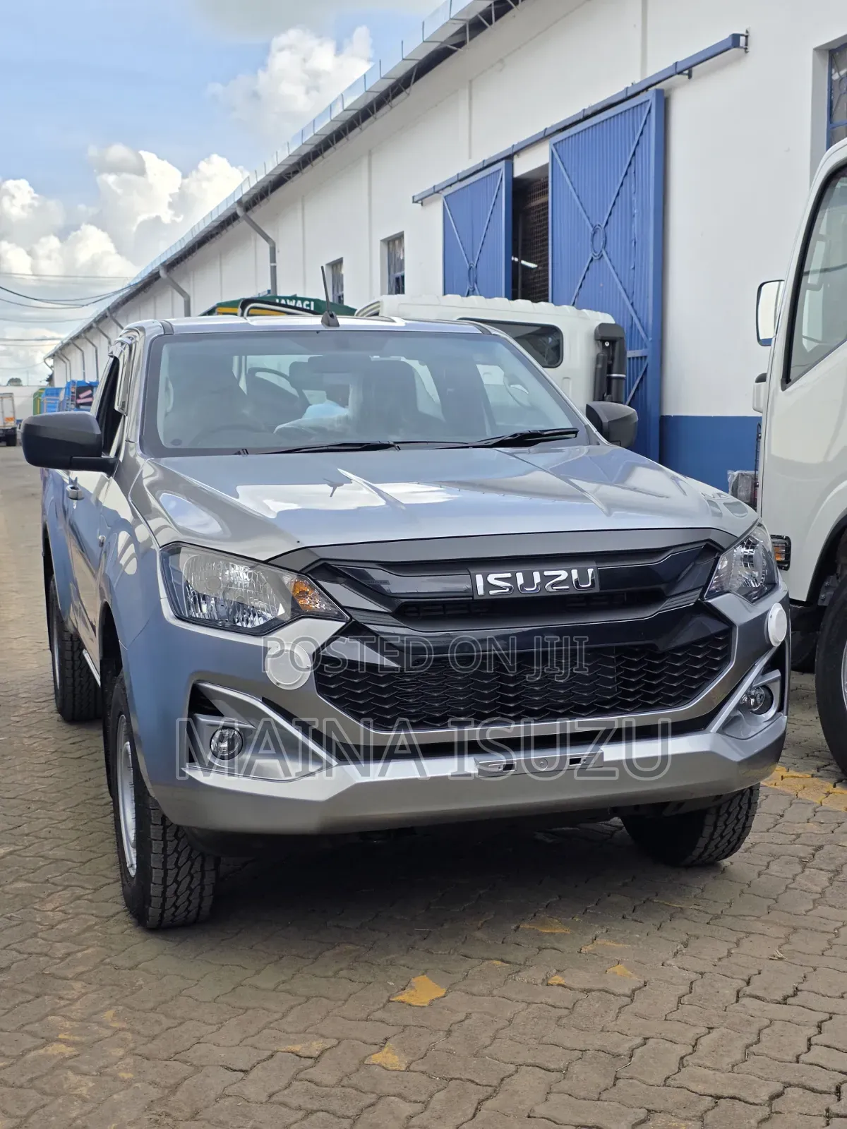 New Isuzu D-MAX 2026 Silver