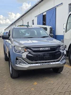 New Isuzu D-MAX 2026 Silver
