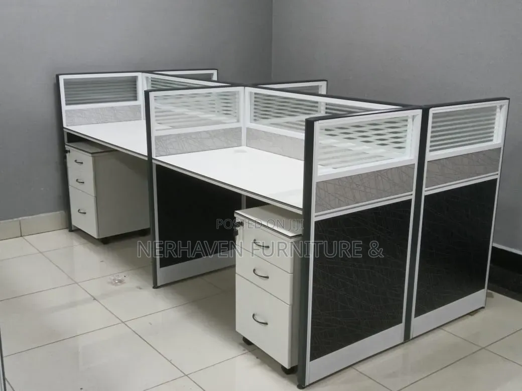 4-Way Office Workstation – Space-Saving Office Furniture for Teams