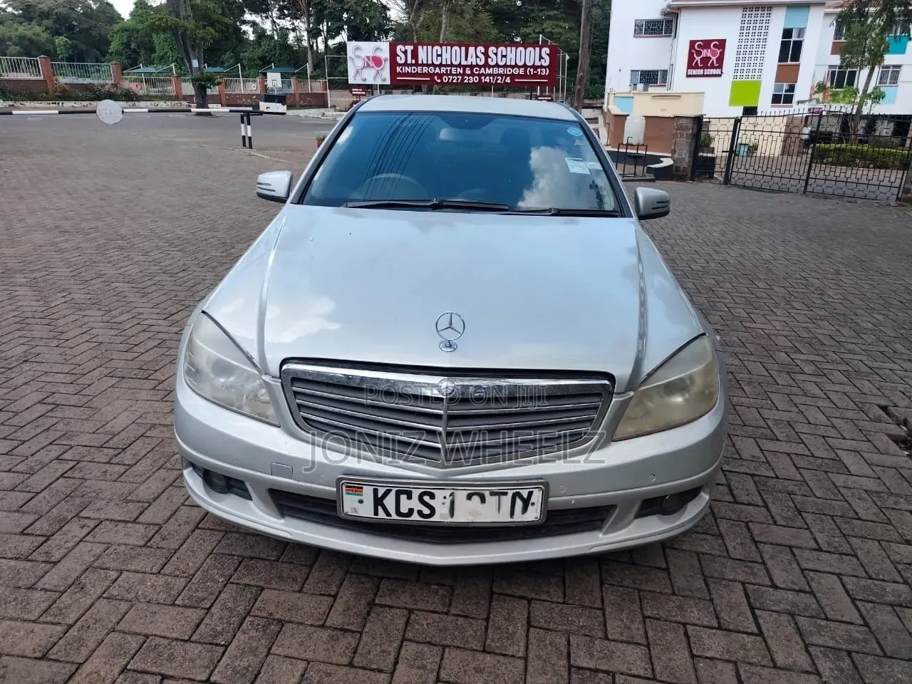 Mercedes-Benz C180 2011 Silver