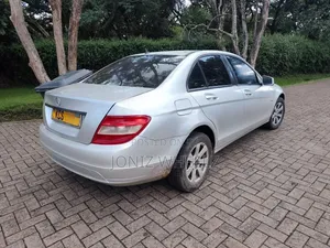 Mercedes-Benz C180 2011 Silver