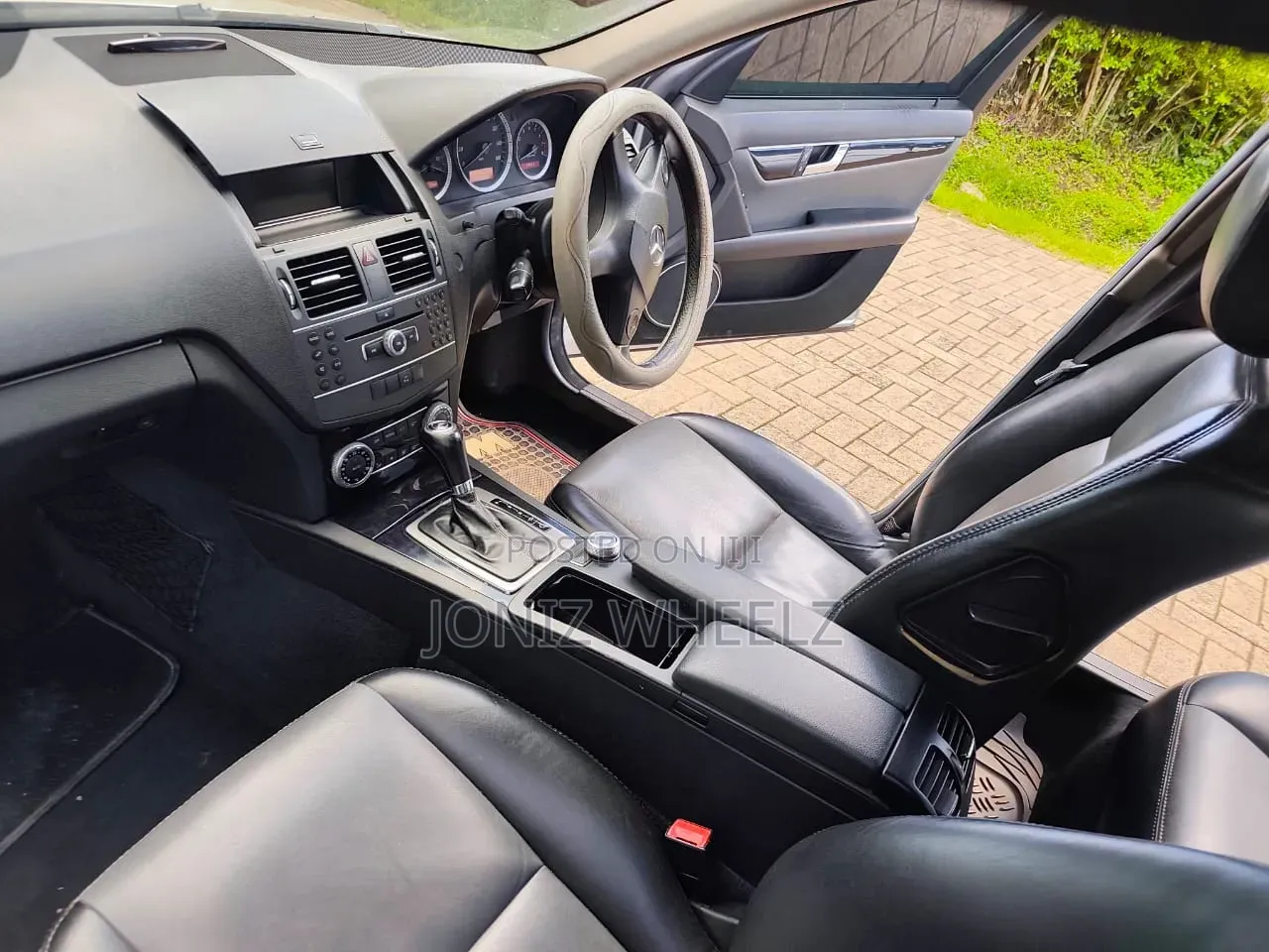 Mercedes-Benz C180 2011 Silver