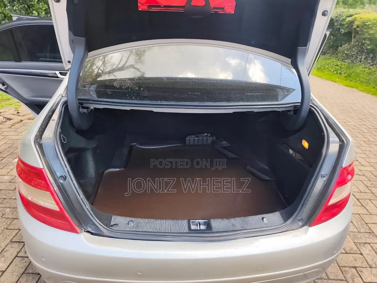 Mercedes-Benz C180 2011 Silver