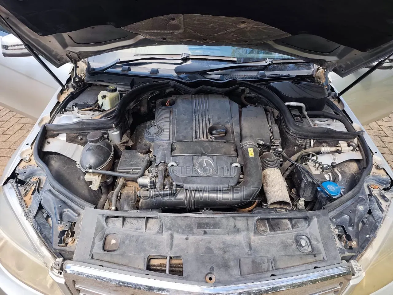 Mercedes-Benz C180 2011 Silver