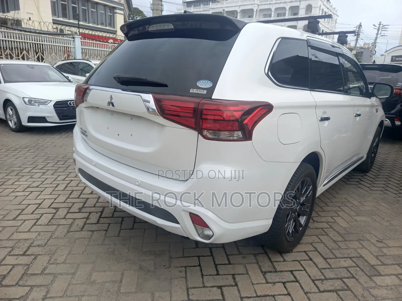 Mitsubishi Outlander 2019 White