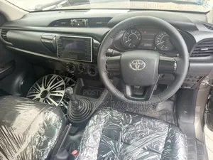 Toyota Hilux 2019 Gray