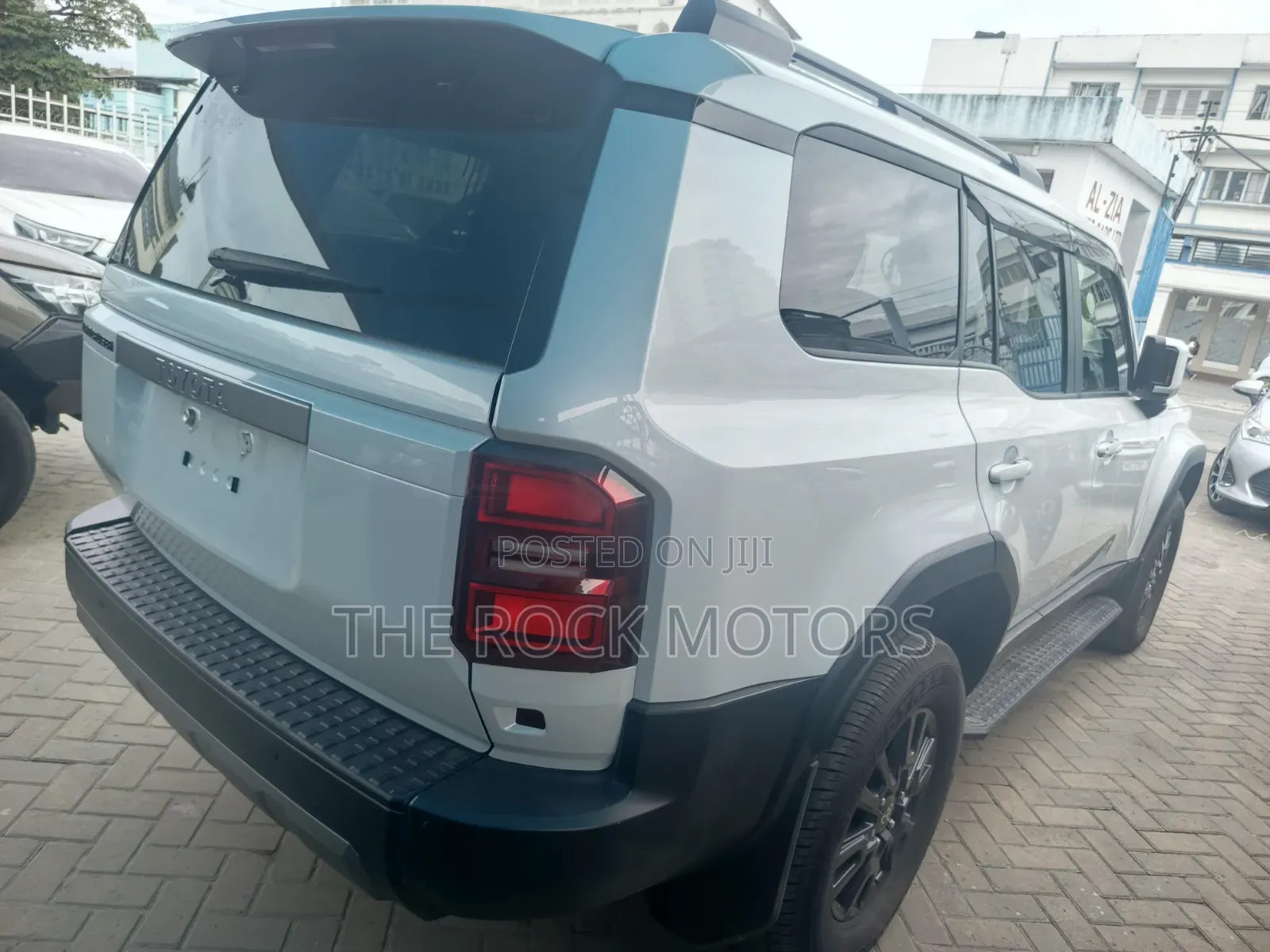 Toyota Land Cruiser Prado 2024 White