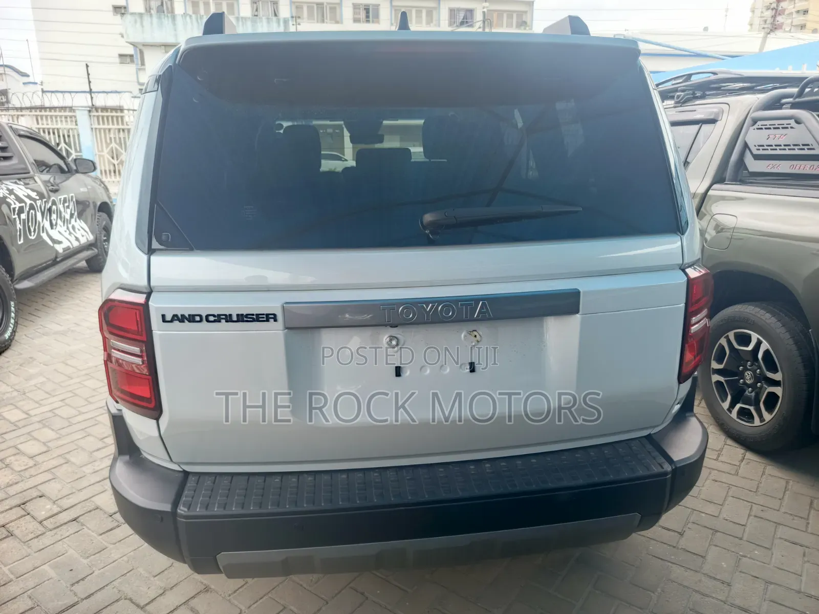 Toyota Land Cruiser Prado 2024 White