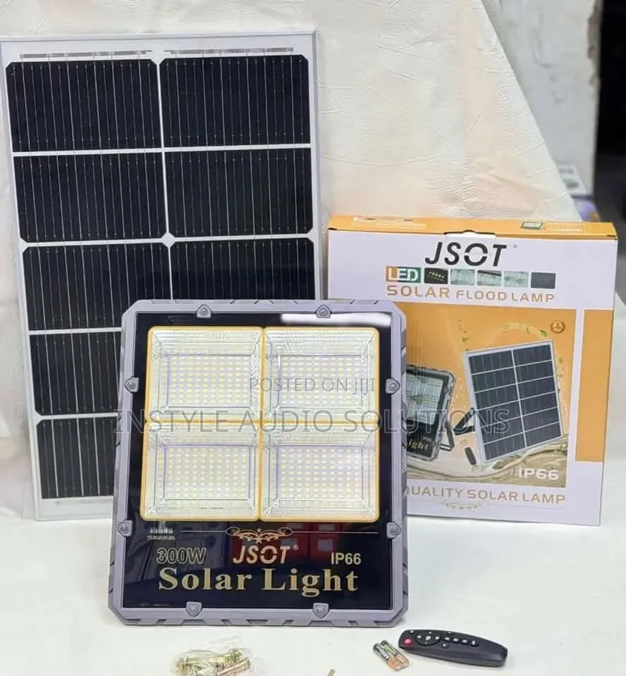 300w Solar Floodlight 12 Hours Non Stop Power Inbuilt Light Sensor