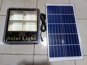 300w Solar Floodlight 12 Hours Non Stop Power Inbuilt Light Sensor