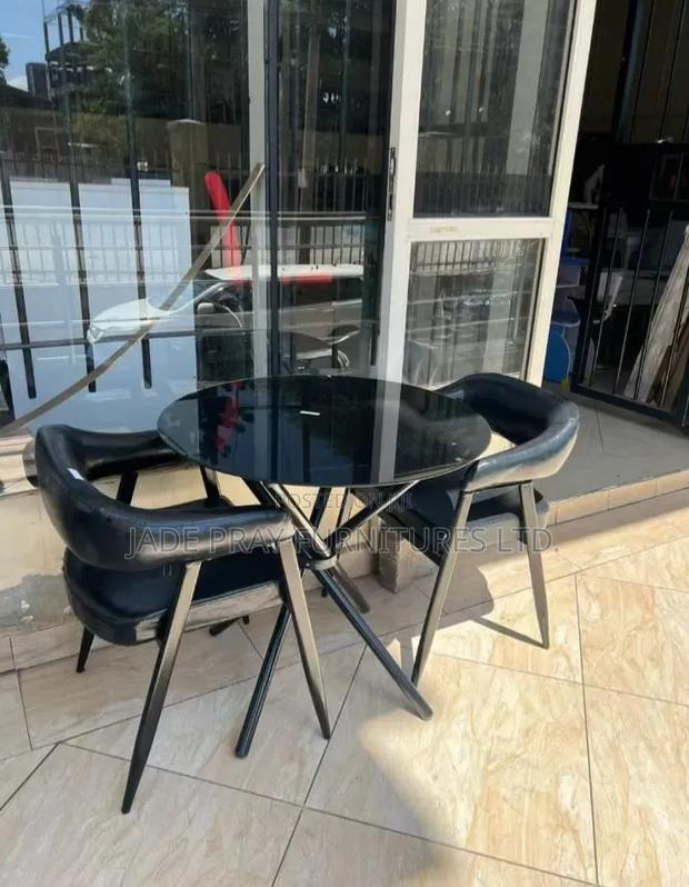 Top Glass Round Dinning Table