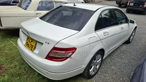 Mercedes-Benz C200 2011 White