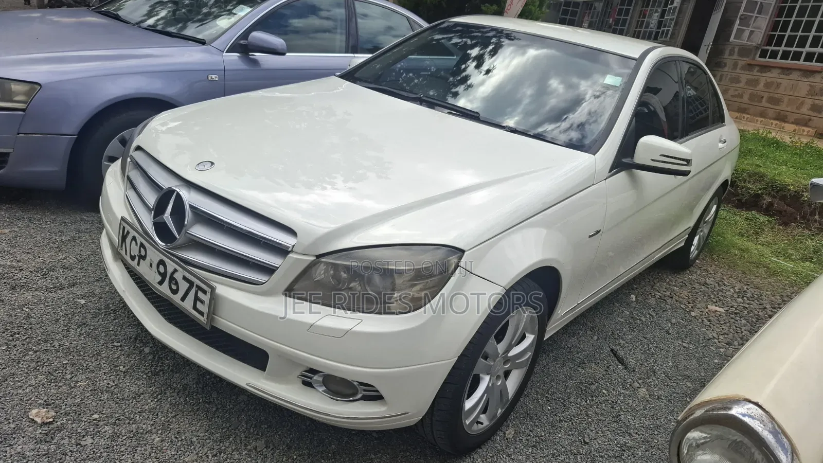 Mercedes-Benz C200 2011 White