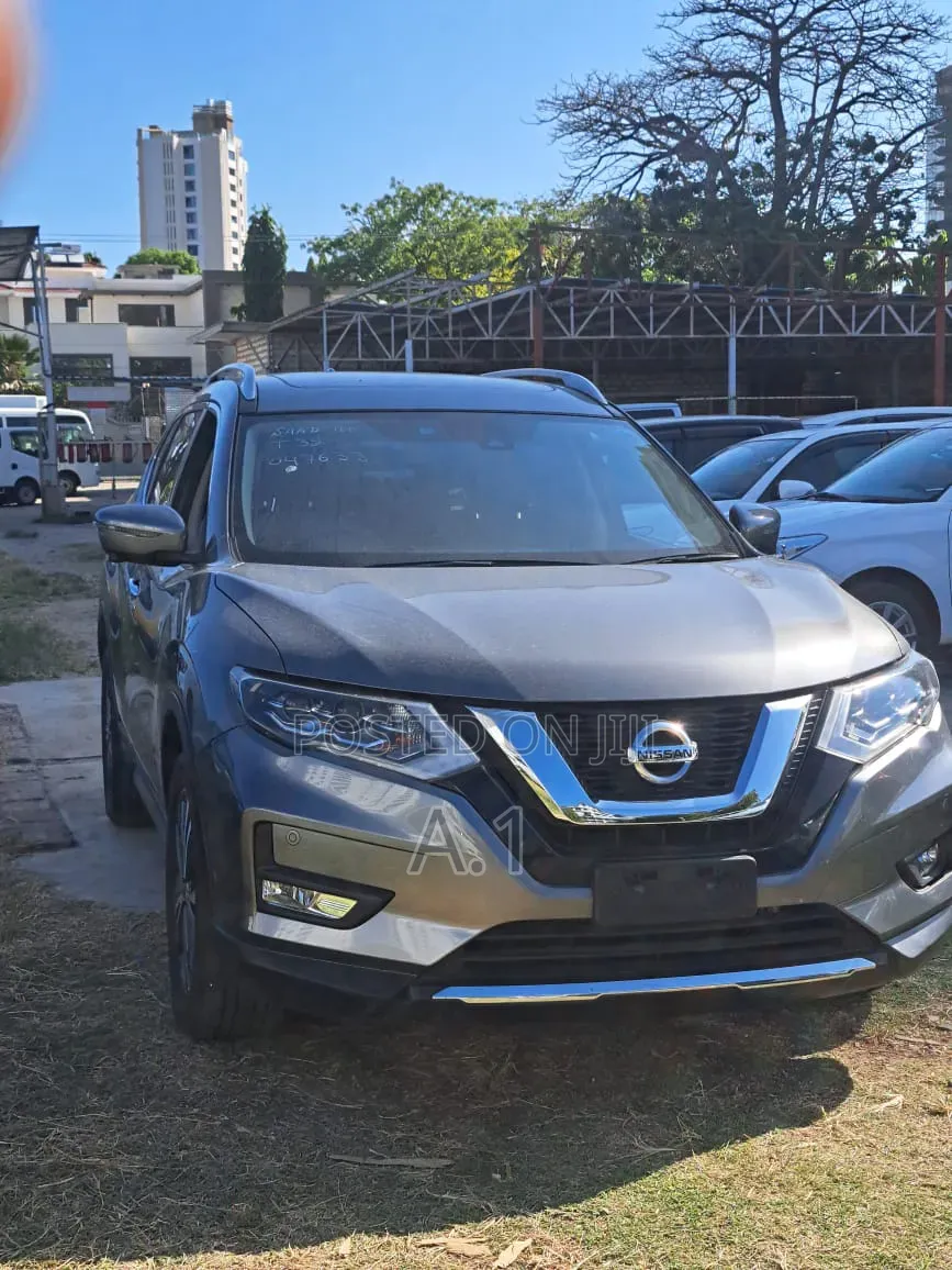 Nissan X-Trail 2.0 Petrol AWD 2019 Gray