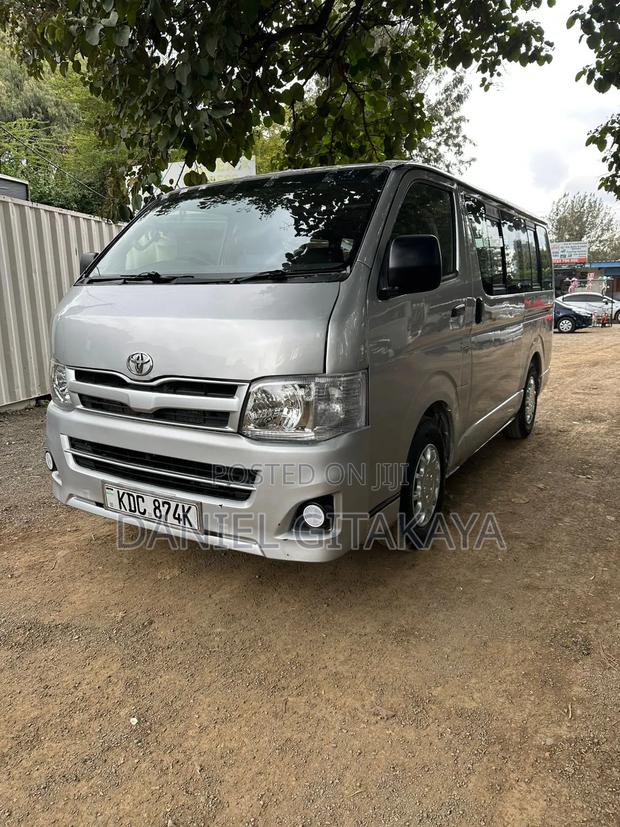 Toyota HiAce 2014 Silver