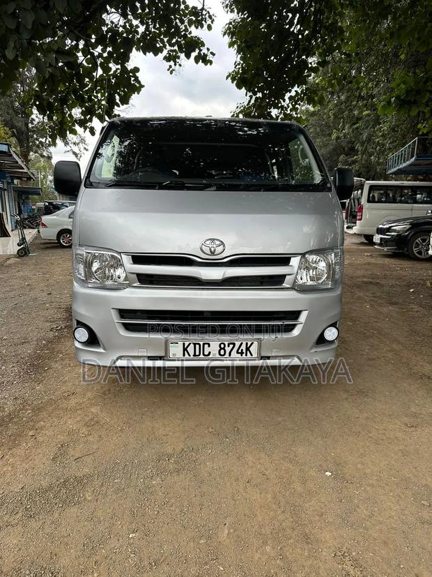 Toyota HiAce 2014 Silver - thumbnail 3