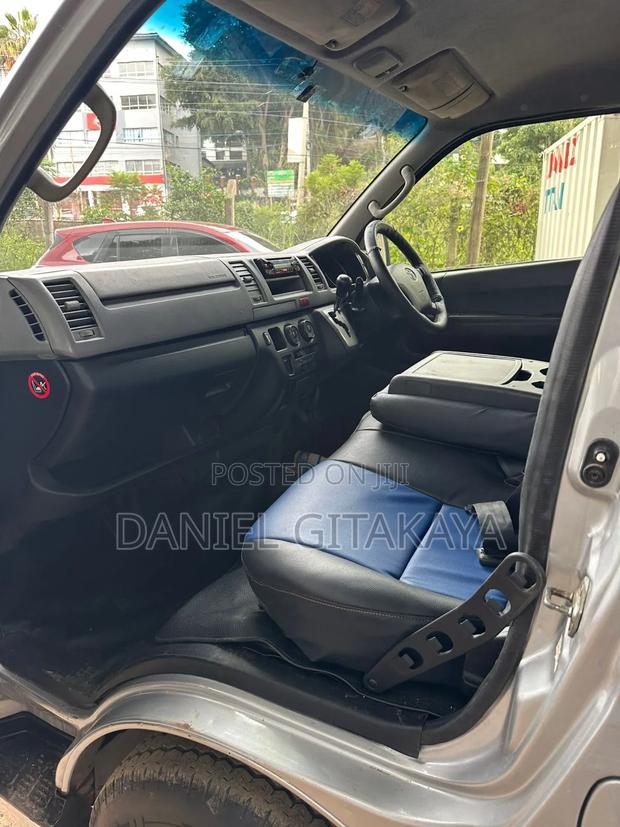 Toyota HiAce 2014 Silver - thumbnail 6