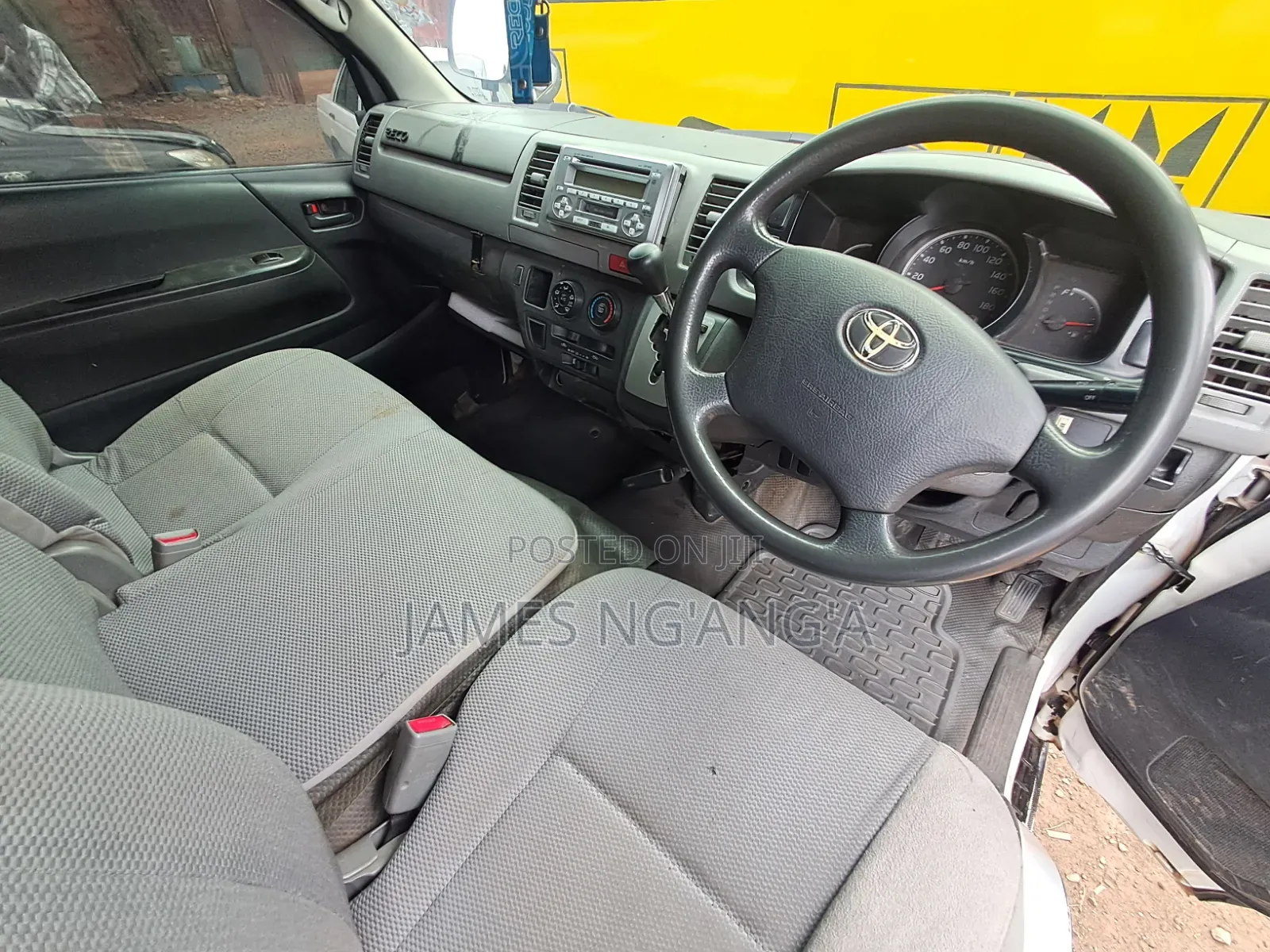Toyota HiAce 2010 White