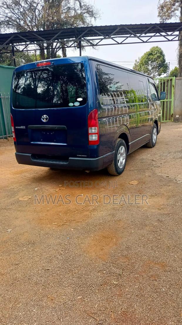Toyota HiAce 2018 Blue - thumbnail 2