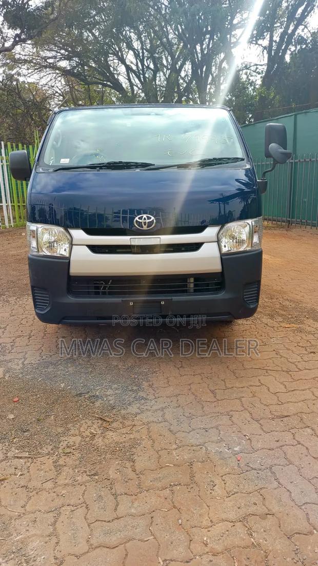 Toyota HiAce 2018 Blue - thumbnail 5