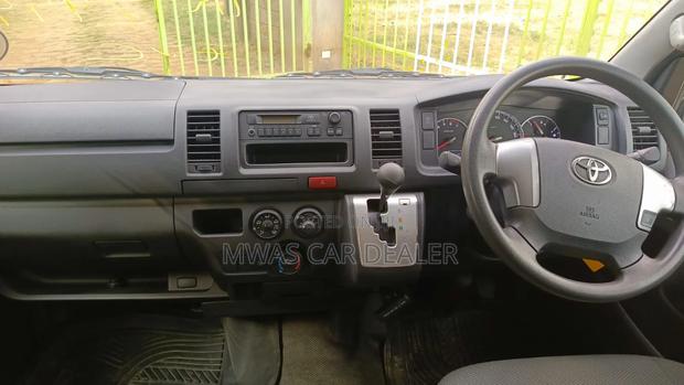 Toyota HiAce 2018 Blue - thumbnail 11