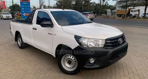 Toyota Hilux 2019 White