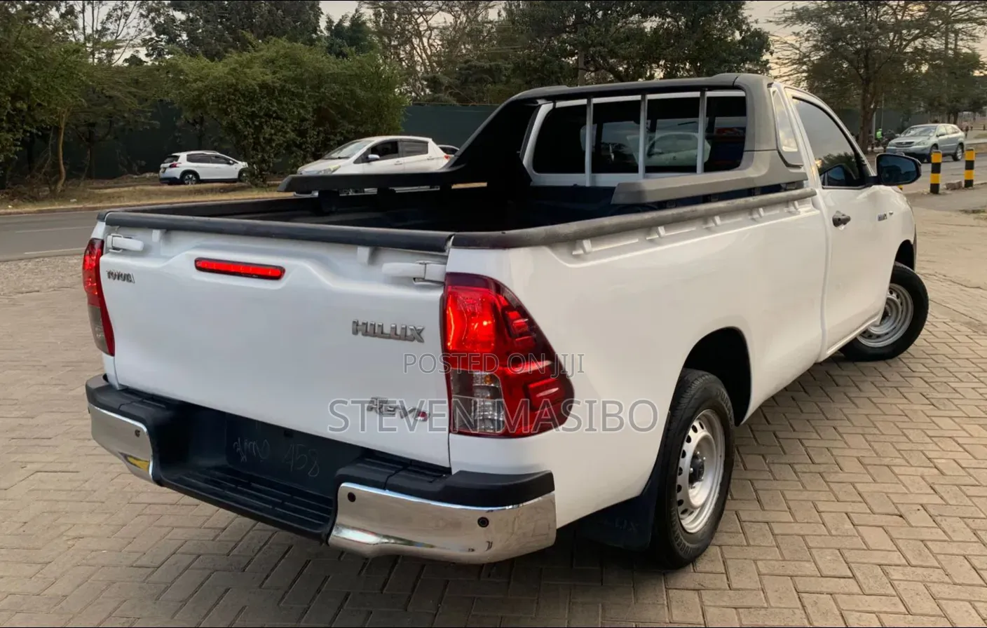 Toyota Hilux 2019 White