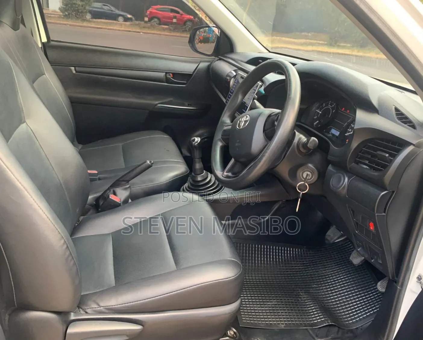 Toyota Hilux 2019 White