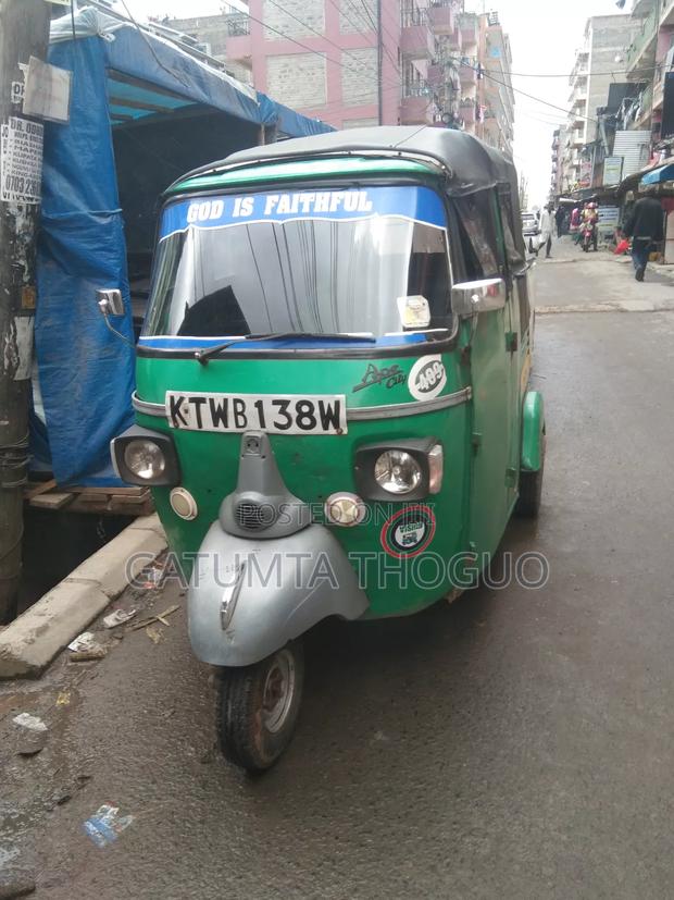 Piaggio 2023 White - thumbnail 2
