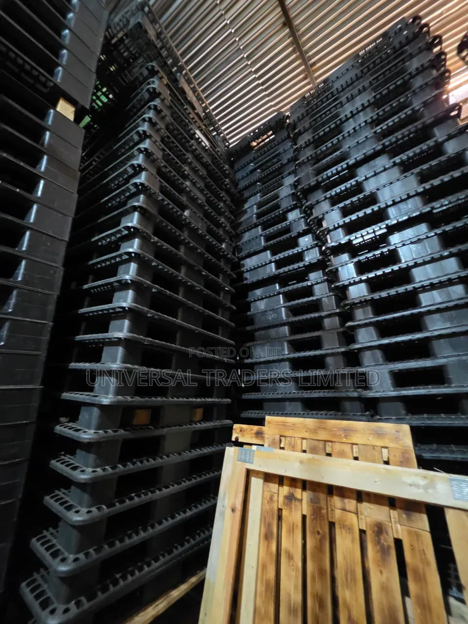Plastic Pallets- Heavy Duty for Storage and Transport Purposes. 04