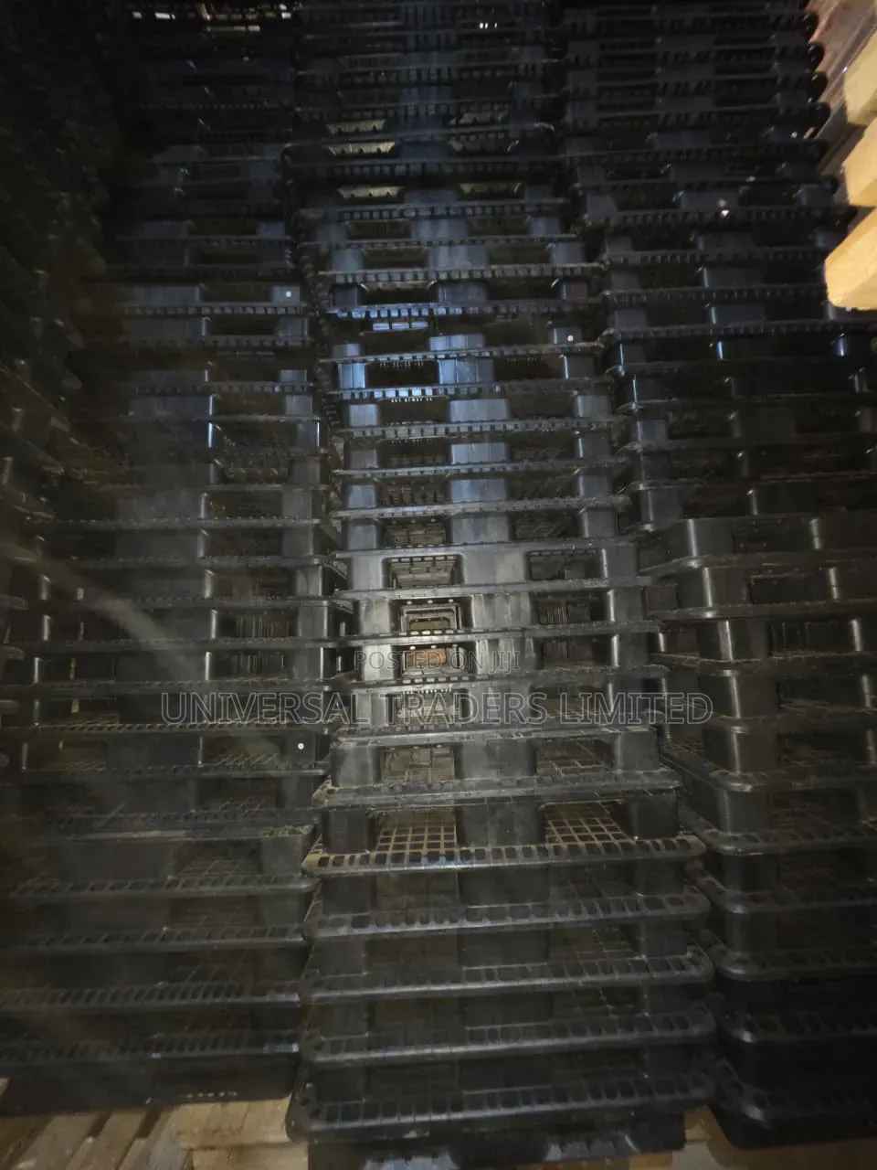 Plastic Pallets- Durable and Reliable Warehouse Pallets. 05