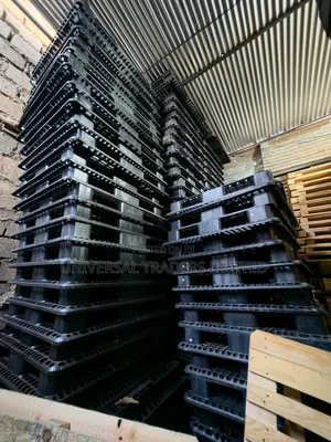 Heavyduty Plastic Pallets -Durable Strong for Warehouse Storage. 9,10