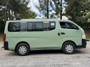 Nissan Caravan (Urvan) 2016 Green