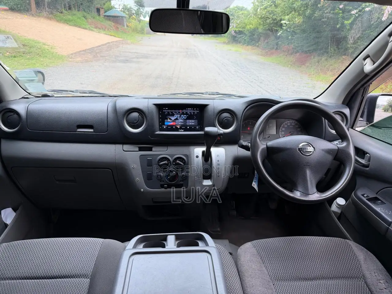 Nissan Caravan (Urvan) 2016 Green