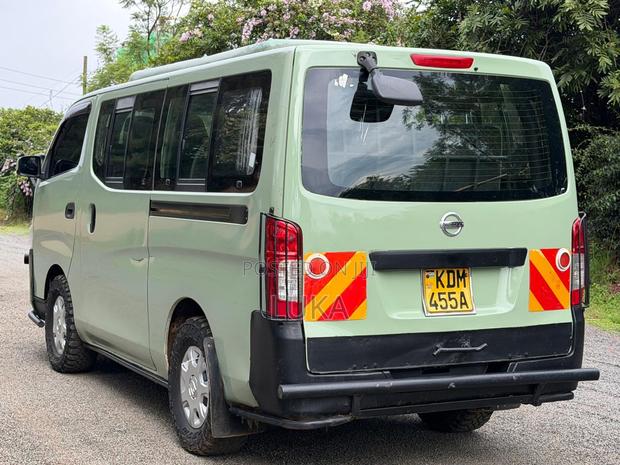Nissan Caravan (Urvan) 2016 Green - thumbnail 6