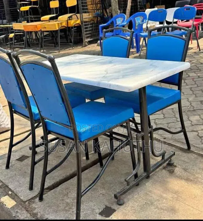 Dapper Restaurant Set