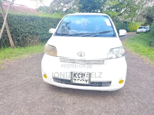 Toyota Porte 1.3 FWD 2011 White